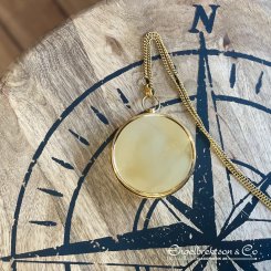 kompass kompasser resa camping vandring navigera navigation riktning hitta rätt riktning i livet halsband mässing present studen