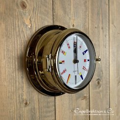 mässing klocka sjösignaler öppningsbar lucka quartz signalflaggor signal flags brass ship design