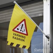 varningsflagga varningstriangel varning varningsskylt varningsskyltning butiksflagga Kioskflagga Butikspratare rasriskflagga Fla