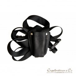 ceremoni bärsele bandolär fanväska hållare bärhjälpmedel för fanstång läder läderbandolär svart butik på Rådmansgatan 75 i Stock