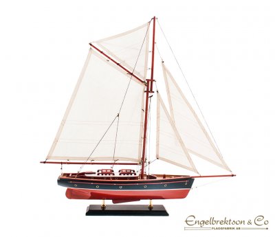 modellbåt båt modell yacht 58 trä hantverk segel segelbåt present presenter marin maritim inredning butik på Rådmansgatan 75 i S