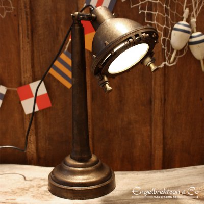 Bordslampa Skeppsvarv Belysning Industri Industriell Antik Vintage Metall Lampa Belysning Bordslampa